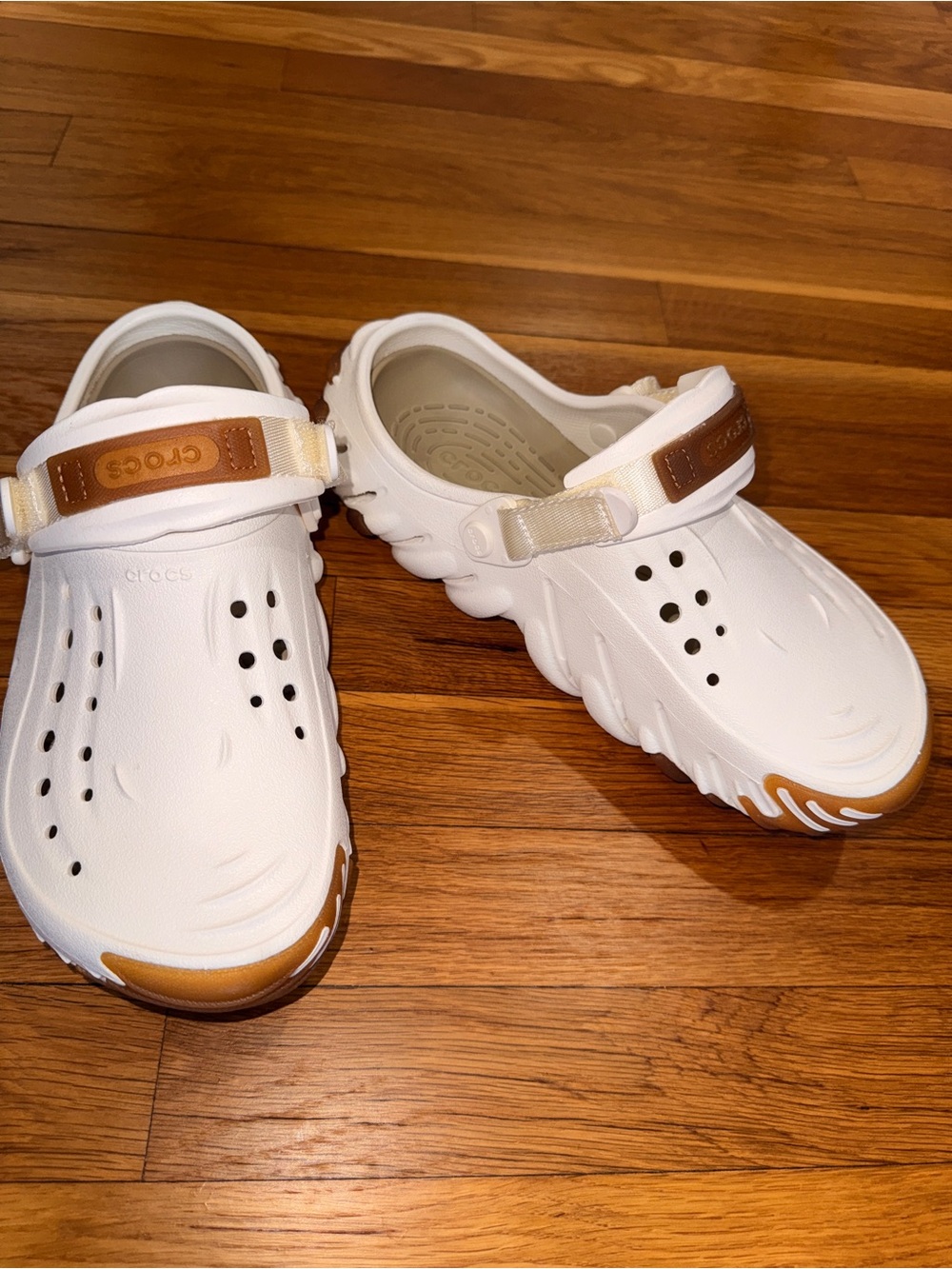 Croc Echos unisex - White with Tan Accents